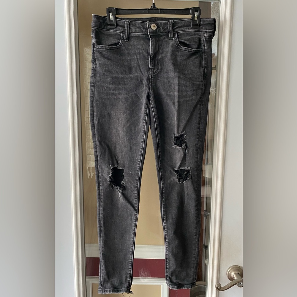 American Eagle Black ripped Jeggings. size 10R